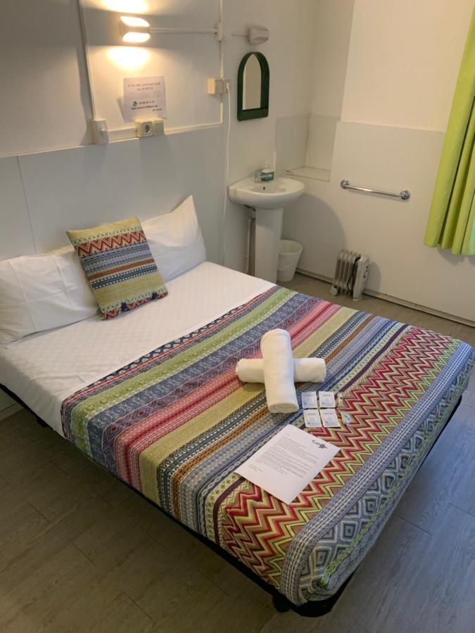 Central And Basic Universitat For Young Hostel Барселона Екстериор снимка